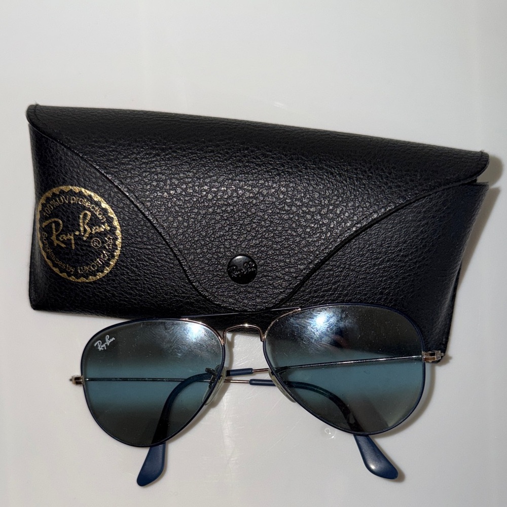 Ray-Ban Gold Frame Aviator Sunglasses - Picture 2 of 4